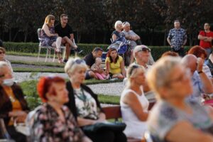 15.08.2020 Kielce. Ogród włoski Pałacu Biskupów Krakowskich. Koncert "Chopinowskie inspiracje" / Jarosław Kubalski / Radio Kielce