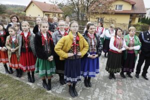 18.10.2021 Huta Nowa. Otwarcie filii Centrum Tradycji, Turystyki i Kultury Gór Świętokrzyskich w Bielinach i remizy OSP / Jarosław Kubalski / Radio Kielce