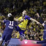 27.10.2021 Kielce. Mecz Ligi Mistrzów: Łomża Viva Kielce - Paris Saint-Germain. Rzuca Igor Karaćić / Jarosław Kubalski / Radio Kielce