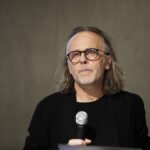 21.10.2021 Michniów. Mauzoleum Martyrologii Wsi Polskich. "Spotkanie z Historią i Architekturą". Na zdjęciu Mirosław Nizio - architekt, twórca projektu Mauzoleum / Jarosław Kubalski / Radio Kielce