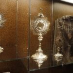 22.10.2021 Kielce. Katedra. Wernisaż wystawy "Splendor Cathedralis". Skarbiec / Jarosław Kubalski / Radio Kielce