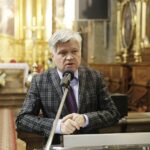 22.10.2021 Kielce. Katedra. Wernisaż wystawy "Splendor Cathedralis". Na zdjęciu: profesor Krzysztof Bracha / Jarosław Kubalski / Radio Kielce