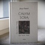 22.10.2021 Kielce. Wojewódzka Biblioteka Publiczna. Promocja książki Jerzego Daniela "Całym sobą" / Jarosław Kubalski / Radio Kielce