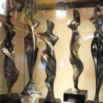 3.10.2021 Kielce. Galeria Wieża Sztuki. Wystawa rzeźb Stanisława Wysockiego / Jarosław Kubalski / Radio Kielce