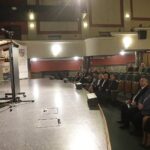 26.10.2021 Kielce. WDK. Konferencja na temat bezpieczeństwa dzieci i młodzieży w internecie. Przemawia senator Krzysztof Słoń / Jarosław Kubalski / Radio Kielce