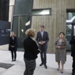 27.10.2021 Michniów. Mauzoleum Martyrologii Wsi Polskich. Ambasador Republiki Federalnej Niemiec Arndt Freytag von Loringhoven  i Konsul Generalny Niemiec Michael Groß zwiedzili Mauzoleum / Jarosław Kubalski / Radio Kielce