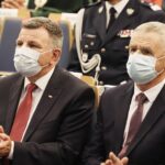 06.10.2021 Kielce. Politechnika Świętokrzyska. Inauguracja roku akademickiego. Na zdjęciu od lewej: poseł Andrzej Kryj i świętokrzyski kurator oświaty Kazimierz Mądzik / Jarosław Kubalski / Radio Kielce