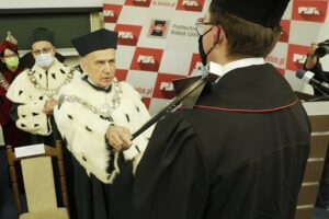 06.10.2021 Kielce. Politechnika Świętokrzyska. Inauguracja roku akademickiego. Immatrykulacji nowych studentów dokonał rektor PŚk Zbigniew Koruba / Jarosław Kubalski / Radio Kielce