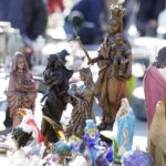 09.10.2021 Kielce. Giełda kolekcjonerska przed WDK / Jarosław Kubalski / Radio Kielce