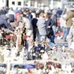 09.10.2021 Kielce. Giełda kolekcjonerska przed WDK / Jarosław Kubalski / Radio Kielce