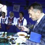 10.09.2021 Ciekoty. Festyn "Smaki Babiego lata". Starosta kielecki Mirosław Gębski / Jarosław Kubalski / Radio Kielce