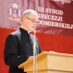 23.10.2021. Sandomierz. Posiedzenie plenarne synodu diecezjalnego. Na zdjęciu: ks. Rafał Kułaga - rektor Wyższego Seminarium Duchownego w Sandomierzu / ks. Grzegorz Słodkowski