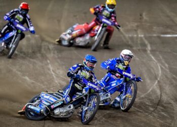 Toruń, 02.10.2021. Grand Prix na żużlu. Słoweniec Matej Zagar (kask czerwony), Australijczyk Jason Doyle (niebieski), Polak Bartosz Zmarzlik (biały) i Australijczyk Max Fricke (żółty) / PAP