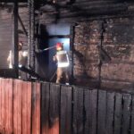 25.10.2021. Błotnica. Pożar domu / straż pożarna