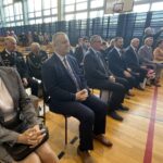 23.10.2021. Kunów. 90-lecie kunowskiej orkiestry dętej. Na zdjęciu (od lewej): Od lewej Aneta Szloser-Tyczyńska - sekretarz gminy Kunów, Lech Łodej - burmistrz gminy Kunów, Piotr Bek - przewodniczący rady gminy w Kunowie. / Emilia Sitarska / Radio Kielce