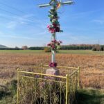 31.10.2021. Stojewsko. Miejsce pierwotnego pochówku zamordowanych / Dionizy Krawczyński / Radio Kielce