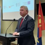 20.10.2021. Sudół. Otwarcie Krzemionek po remoncie. Na zdjęciu senator Jarosław Rusiecki / Emilia Sitarska / Radio Kielce