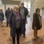 27.10.2021. Starachowice. Spacer historyczny ulicami wojennego getta i kirkut / Anna Głąb / Radio Kielce