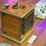 02.10.2021. Maleniec. Kolekcja stomatologiczna Piotra Kuźnika. Na zdjęciu: sterylizator do narzędzi / Magdalena Galas-Klusek / Radio Kielce