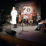 02.10.2021. Pińczów. Teatr. Jubileusz 20-lecia istnienia Teatru Ciut Frapującego / Marta Gajda-Kruk / Radio Kielce