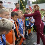 02.10.2021. Kielce. Finał turniej „Świętokrzyskie Orły - otwarte mistrzostwa piłki nożnej o Puchar Wolnej Polski”. Na zdjęciu (z prawej): Anna Krupka - wiceminister kultury, dziedzictwa narodowego i sportu / Kamil Król / Radio Kielce