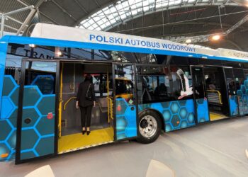 27.10.2021. XV Targi TRANSEXPO. Na zdjęciu: autobus wodorowy / Paulina Michta / Radio Kielce