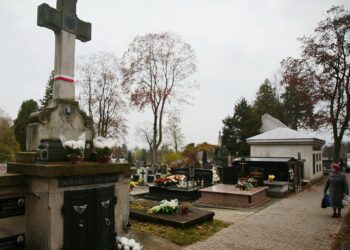 14.11.2020. Kielce. Cmentarz Stary / Wiktor Taszłow / Radio Kielce