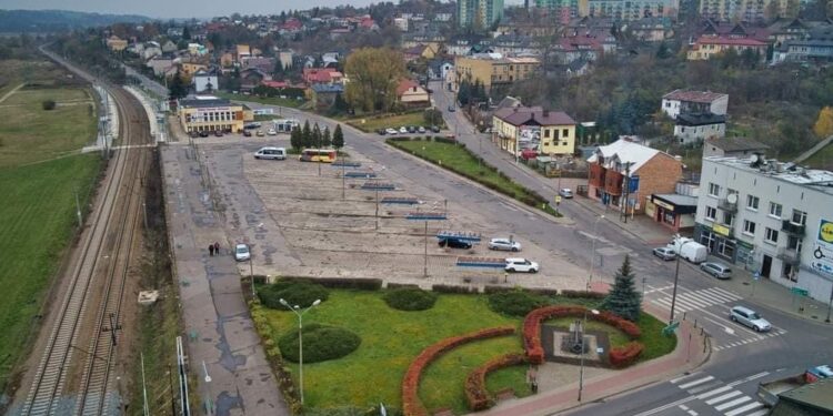 Starachowice. Centrum przesiadkowe w Starachowicach Zachodnich / UM Starachowice