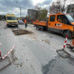 08.11.2021. Kielce. Awaria wodociągu na ul. Artwińskiego / Wiktor Taszłow / Radio Kielce