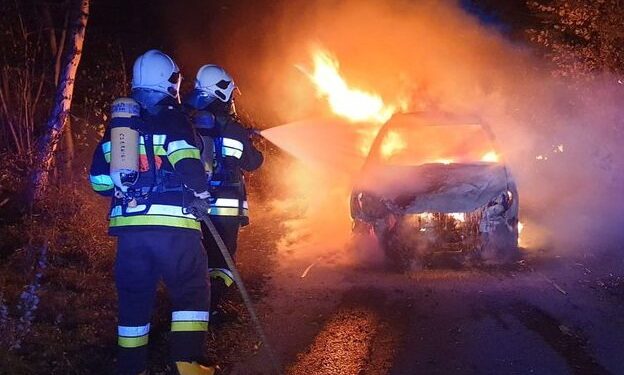 Pożar samochodu na ulicy Warszawskiej