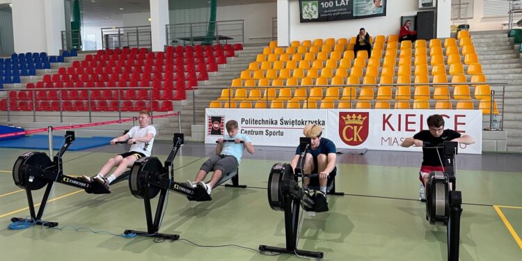 20.11.2021. Kielce. Akcja „Wiosłuj z nami” / Rafał Szymczyk / Radio Kielce