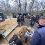 15.11.2021. Warszawa. Prace ekshumacyjne w grobie Marszałka Edwarda Śmigłego-Rydza / IPN