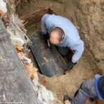 15.11.2021. Warszawa. Prace ekshumacyjne w grobie Marszałka Edwarda Śmigłego-Rydza / IPN