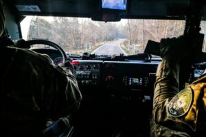 26.11.2021. Granica polsko-białoruska. Oddział specjalsów na patrolu / KPP Hajnówka