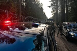 26.11.2021. Granica polsko-białoruska. Oddział specjalsów na patrolu / KPP Hajnówka