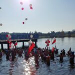 11.11.2021. Morawica. Morsowanie członków oraz sympatyków Morawickiego Stowarzyszenia Morsów / Marcin Marszałek / Radio Kielce