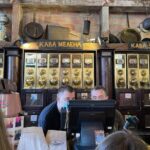 Muzyczne podróże. Szlakiem kawy we Lwowie / Iwona Witek