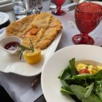 Muzyczne podróże. Szlakiem kawy we Lwowie / Iwona Witek