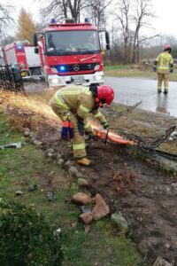 18.11.2021. Toczyska. Nietypowy wypadek / OSP Zgórznica