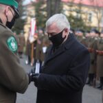 18.11.2021. Nowy Sącz. Marszałek województwa świętokrzyskiego Andrzej Bętkowski odznaczony Krzyżem XXX- lecia Ordynariatu Polowego. / Urząd Marszałkowski Województwa Świętokrzyskiego