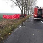 03.11.2021. Śmierć podróżnych po uderzeniu w drzewo / KP PSP w Kościanie