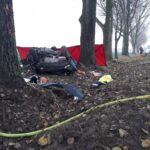 03.11.2021. Śmierć podróżnych po uderzeniu w drzewo / KP PSP w Kościanie