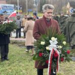 27.11.2021. Bodzentyn. Odsłonięcie tablicy upamiętniającej Jan Piwnika „Ponurego” i Eugeniusza Gedymina Kaszyńskiego „Nurta”. Na zdjęciu: senator Krzysztof Słoń / Anna Głąb / Radio Kielce