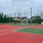 22.11.2021. Kozłów. Oddanie do użytku wielofunkcyjnego boiska / Paulina Michta / Radio Kielce