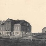 Chmielnik. Szkoła Zawodowo-Przemysłowa im. Królowej Jadwigi w Chmielniku. Stan budynku w roku 1926 / Fotografia z: Stanisław Rogala, Chmielnik – miasto i gmina