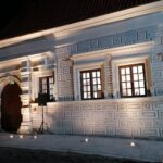 06.11.2021. Pińczów. Otwarcie wyremontowanego Domu Ariańskiego i nowej wystawy. Na zdjęciu (od lewej): Anita Koniusz, Mirosława Wiśniewska - skarbnik gminy Pińczów, Justyna Dziadek - dyrektor Muzeum Regionalnego, Maria Wiśniewska, dyrektor BSCK, Ewa Okońska -Radio Kielce / Marta Gajda-Kruk / Radio Kielce