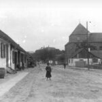 Daleszyce. Widok ulicy Kościelnej. W głebi (po prawej) Dom Ludowy / daleszyce.pl