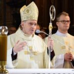 20.11.2021. Sandomierz. Konferencja „Solidarni z Rodziną”. Na zdjęciu (z lewej) biskup sandomierski  Krzysztof Nitkiewicz / Grażyna Szlęzak-Wójcik / Radio Kielce