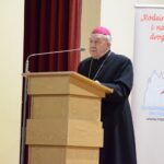 20.11.2021. Sandomierz. Konferencja „Solidarni z Rodziną”. Na zdjęciu: biskup senior diecezji sandomierskiej  Edward Frankowski / Grażyna Szlęzak-Wójcik / Radio Kielce