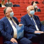 20.11.2021. Sandomierz. Konferencja „Solidarni z Rodziną”. Na zdjęciu (od lewej) Szymon Kołacz - wójt gminy Łoniów, Tomasz Huk - przewodniczący Rady Powiatu Sandomierskiego / Grażyna Szlęzak-Wójcik / Radio Kielce